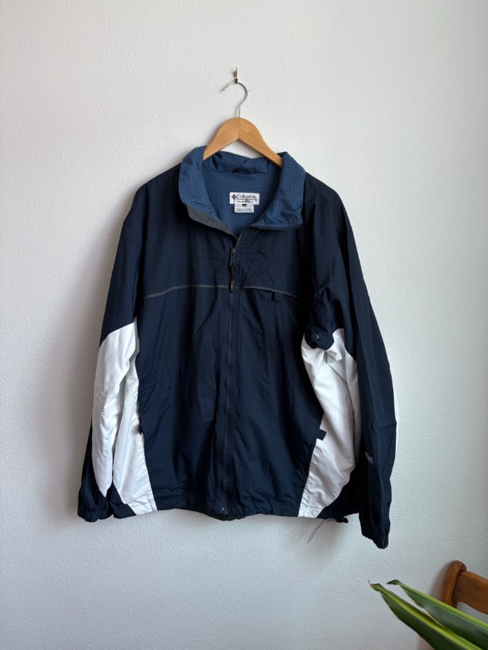 Columbia Mens Navy Blue White Colorblock Packable Windbreaker Jacket Large